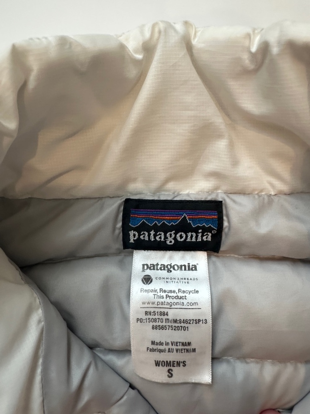 Patagonia Women's Cream Quilted Down Vest - Picture 3 of 5